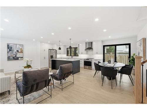 5135 Mulberry Drive, Burlington, ON - Indoor