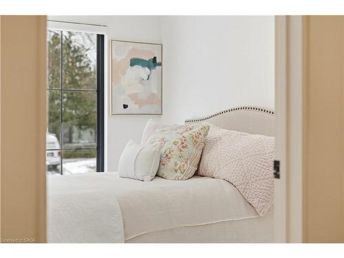 5135 Mulberry Drive, Burlington, ON - Indoor