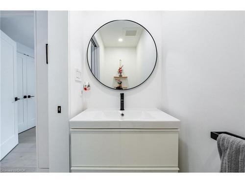 5135 Mulberry Drive, Burlington, ON - Indoor Photo Showing Bathroom