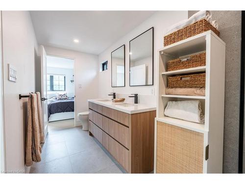 5135 Mulberry Drive, Burlington, ON - Indoor