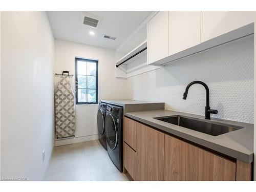 5135 Mulberry Drive, Burlington, ON - Indoor Photo Showing Laundry Room