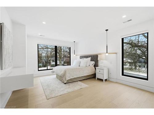 5135 Mulberry Drive, Burlington, ON - Indoor Photo Showing Bedroom