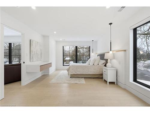 5135 Mulberry Drive, Burlington, ON - Indoor Photo Showing Bedroom