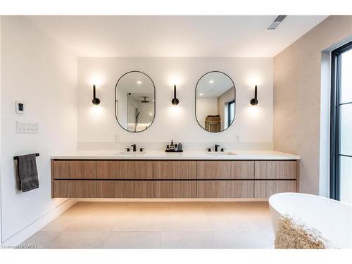 5135 Mulberry Drive, Burlington, ON - Indoor Photo Showing Bathroom