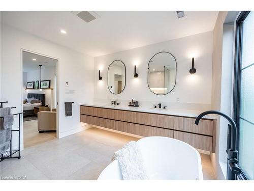 5135 Mulberry Drive, Burlington, ON - Indoor Photo Showing Bathroom