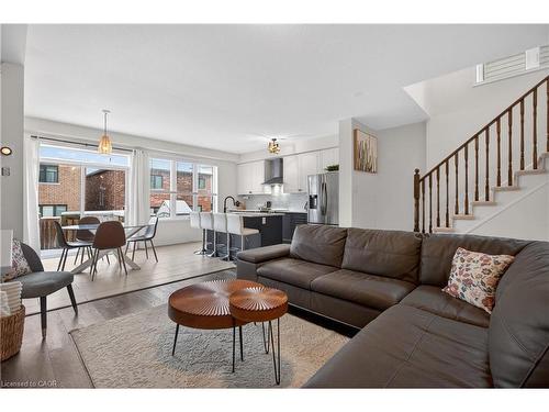 50 Kelso Drive, Caledonia, ON - Indoor Photo Showing Living Room
