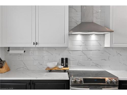 50 Kelso Drive, Caledonia, ON - Indoor Photo Showing Kitchen