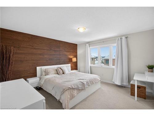 50 Kelso Drive, Caledonia, ON - Indoor Photo Showing Bedroom