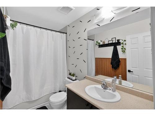 50 Kelso Drive, Caledonia, ON - Indoor Photo Showing Bathroom