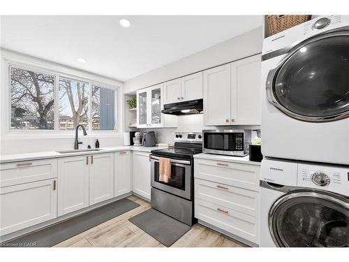 B63-25 Britten Close, Hamilton, ON - Indoor Photo Showing Laundry Room