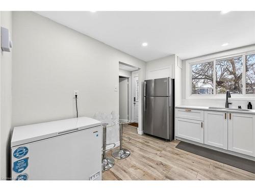 B63-25 Britten Close, Hamilton, ON - Indoor