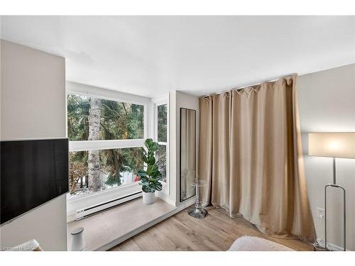 B63-25 Britten Close, Hamilton, ON - Indoor