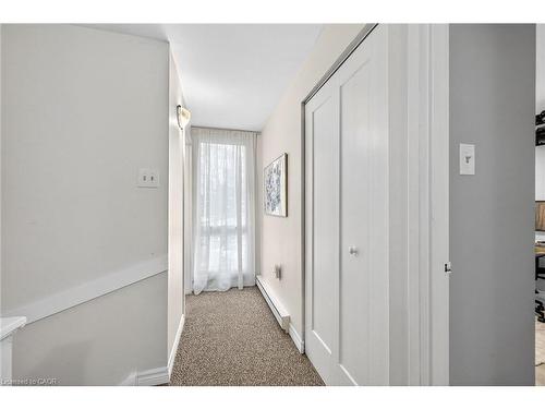 B63-25 Britten Close, Hamilton, ON - Indoor Photo Showing Other Room