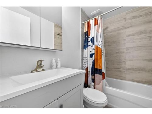 B63-25 Britten Close, Hamilton, ON - Indoor Photo Showing Bathroom