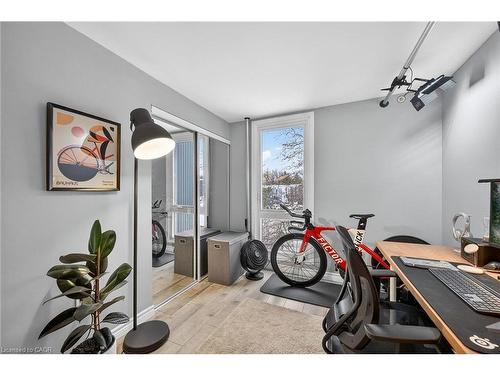 B63-25 Britten Close, Hamilton, ON - Indoor