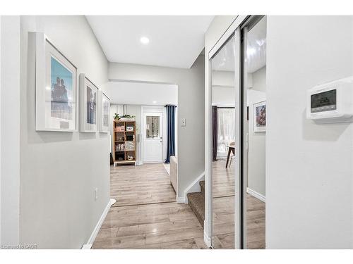 B63-25 Britten Close, Hamilton, ON - Indoor Photo Showing Other Room