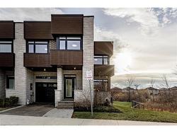 1-35 Midhurst Heights  Hamilton, ON L8J 0K9