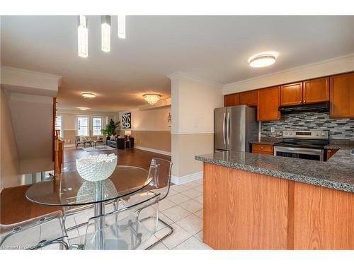 38 Archibald Mews, Toronto, ON - Indoor Photo Showing Kitchen