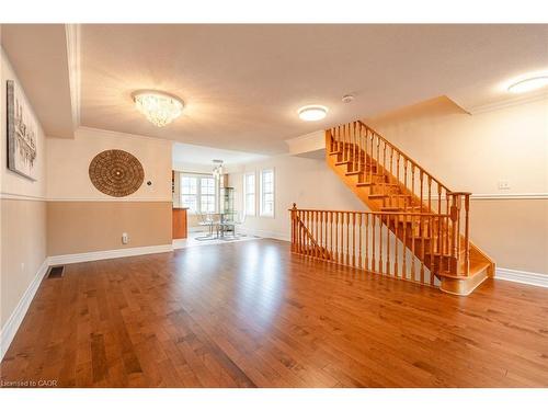 38 Archibald Mews, Toronto, ON - Indoor Photo Showing Other Room