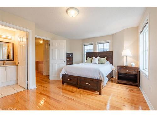 38 Archibald Mews, Toronto, ON - Indoor Photo Showing Bedroom