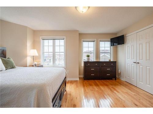 38 Archibald Mews, Toronto, ON - Indoor Photo Showing Bedroom