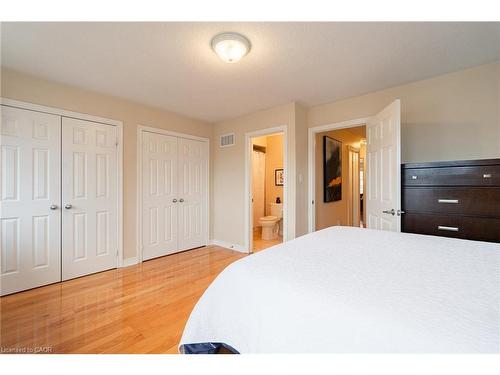 38 Archibald Mews, Toronto, ON - Indoor Photo Showing Bedroom