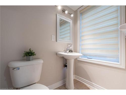 38 Archibald Mews, Toronto, ON - Indoor Photo Showing Bathroom