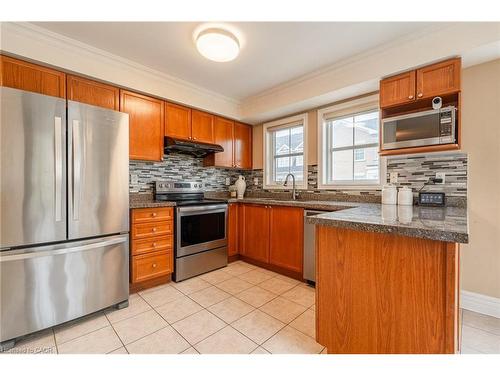 38 Archibald Mews, Toronto, ON - Indoor Photo Showing Kitchen With Double Sink