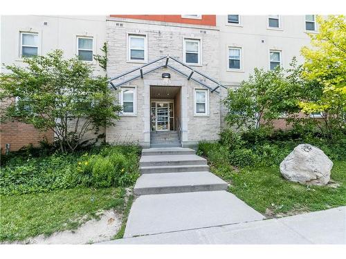 101-253 Lester Street, Waterloo, ON - Outdoor