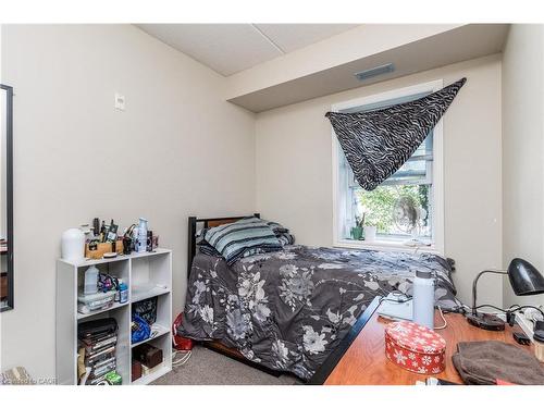 101-253 Lester Street, Waterloo, ON - Indoor Photo Showing Bedroom