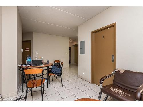 101-253 Lester Street, Waterloo, ON - Indoor