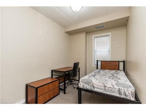 101-253 Lester Street, Waterloo, ON - Indoor Photo Showing Bedroom