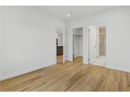 724-525 New Dundee Road, Kitchener, ON - Indoor Photo Showing Other Room