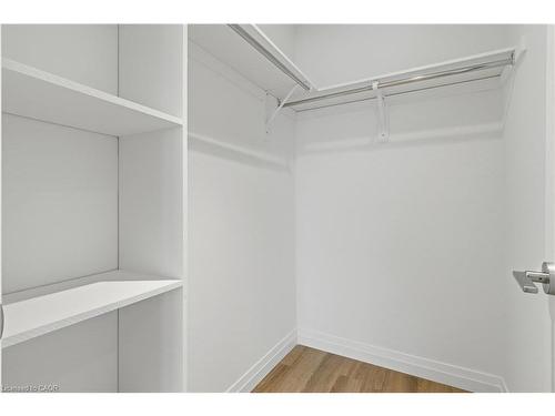 724-525 New Dundee Road, Kitchener, ON - Indoor With Storage