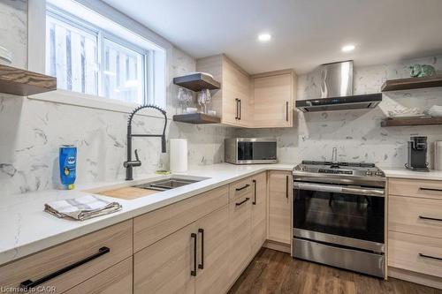 122 Queensdale Avenue E, Hamilton, ON - Indoor Photo Showing Kitchen