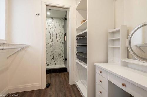 122 Queensdale Avenue E, Hamilton, ON - Indoor