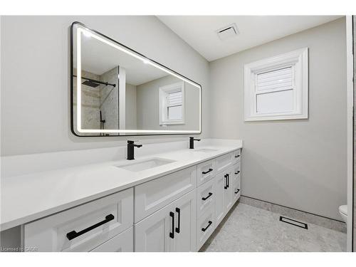 1351 Mcguffin Gate, Milton, ON - Indoor Photo Showing Bathroom