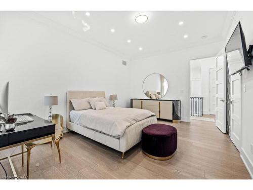 334 Third Line, Oakville, ON - Indoor Photo Showing Bedroom