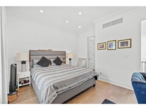 334 Third Line, Oakville, ON - Indoor Photo Showing Bedroom
