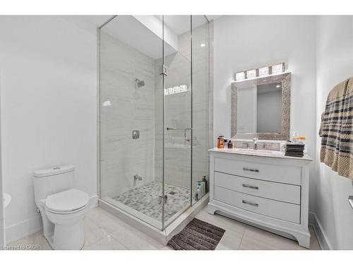 334 Third Line, Oakville, ON - Indoor Photo Showing Bathroom