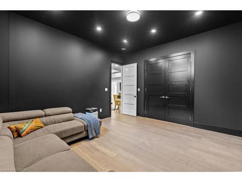 334 Third Line, Oakville, ON - Indoor Photo Showing Other Room