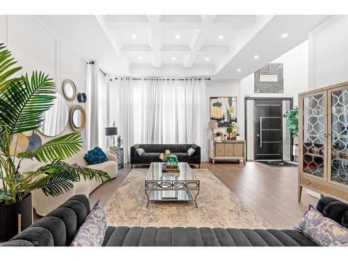 334 Third Line, Oakville, ON - Indoor Photo Showing Living Room