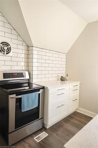 201-63 Henry Street, Cambridge, ON - Indoor Photo Showing Kitchen