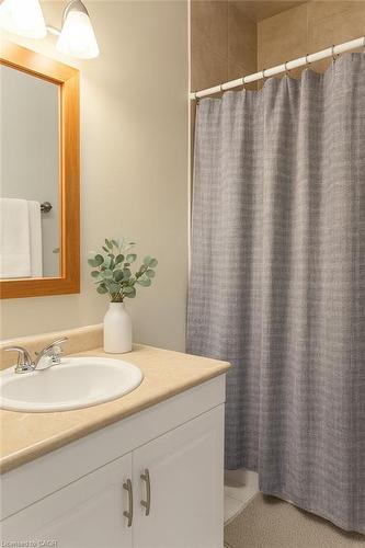 201-63 Henry Street, Cambridge, ON - Indoor Photo Showing Bathroom