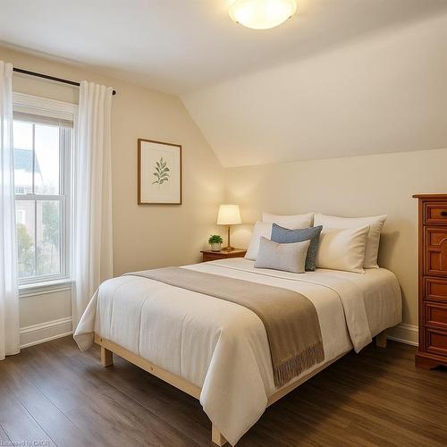 201-63 Henry Street, Cambridge, ON - Indoor Photo Showing Bedroom