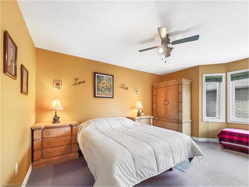 47 Dynasty Avenue, Stoney Creek, ON - Indoor Photo Showing Bedroom