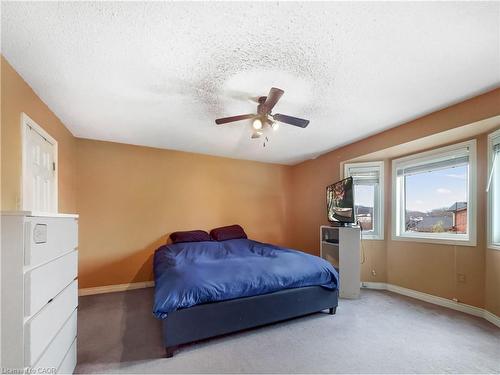 47 Dynasty Avenue, Stoney Creek, ON - Indoor Photo Showing Bedroom
