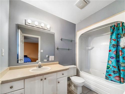 47 Dynasty Avenue, Stoney Creek, ON - Indoor Photo Showing Bathroom