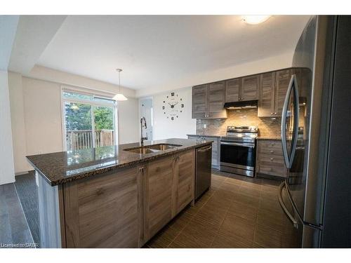 107 Cuesta Heights, Hamilton, ON - Indoor Photo Showing Kitchen With Double Sink With Upgraded Kitchen