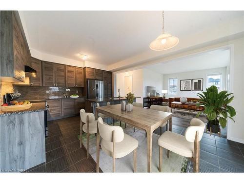 107 Cuesta Heights, Hamilton, ON - Indoor Photo Showing Dining Room